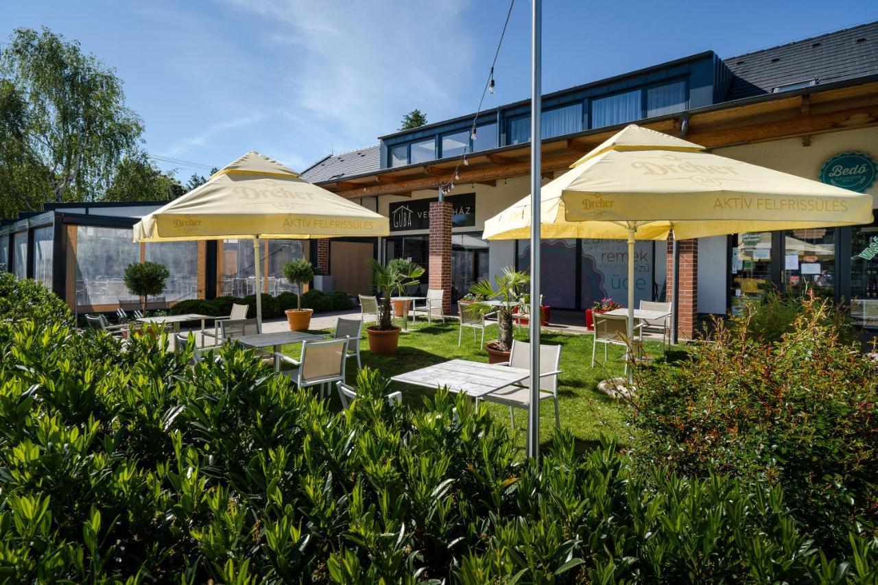 Pipacs Panir & Grill Garden Vendeghaz Hotel Gyorujbarat Ngoại thất bức ảnh