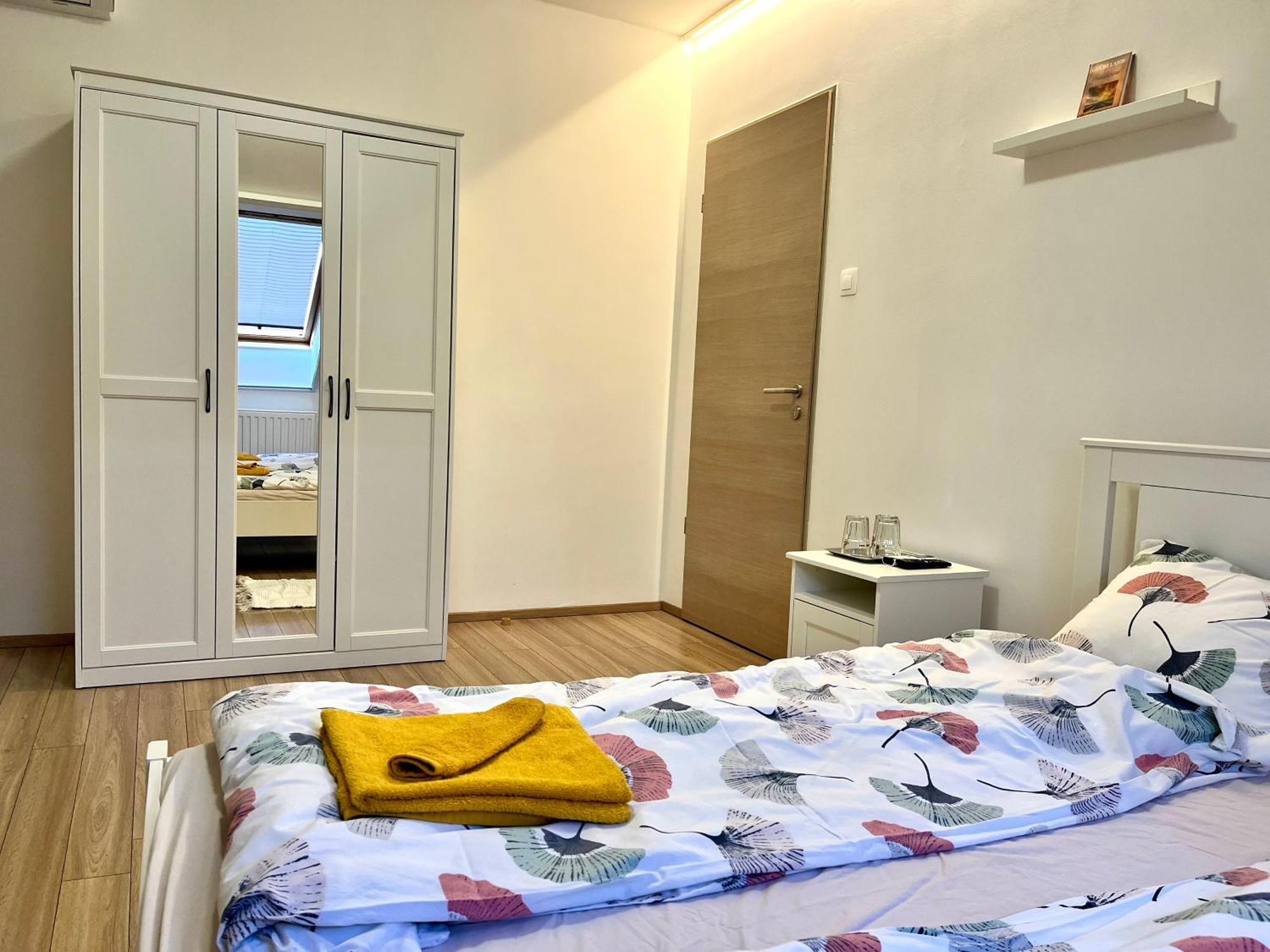 Pipacs Panir & Grill Garden Vendeghaz Hotel Gyorujbarat Ngoại thất bức ảnh